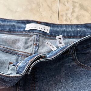 LOFT Classic Blue Jeans w/flare legs. Great condition and so cute!
